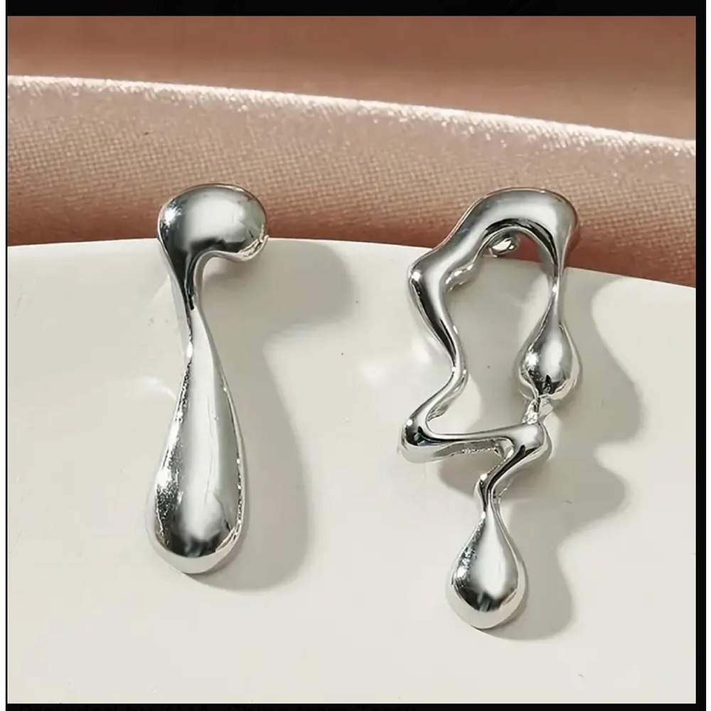 Silver Irregular Abstract Drop Style Earrings - image 6